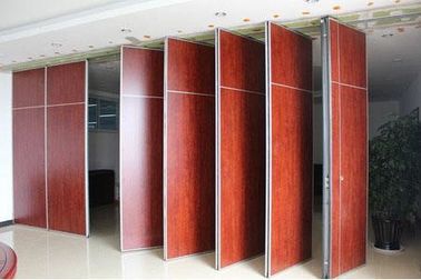 Hotel-akustische hölzerne Falten-bewegliche Raum-Trennwand mit Durchlauf-Tür