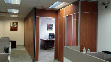 Solides Beweis-Büro, das akustische Raum-Teiler-Wand mit Aluminiumrahmen schiebt