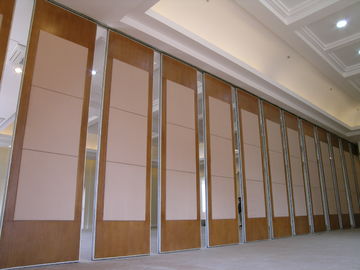Faltende bewegliche Konferenzsaal-Trennwand-einfache oder doppelte Rolle auf Gremium