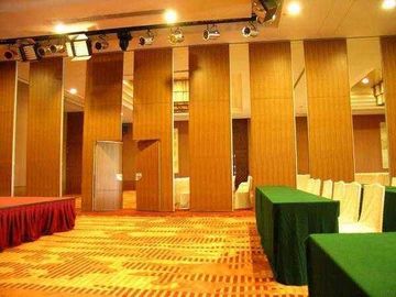 Konferenzsaal-solide Beweis-Fächer, multi Farbe, die faltende akustische Raum-Teiler schiebt
