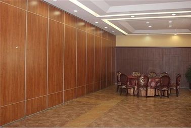 2 - 4 Meter-Höhen-akustische Büro-Trennwände Spitzen-Hung und Boden mit Vinyldichtungen