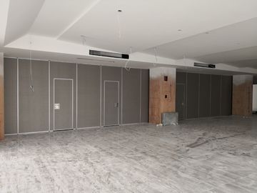 Melamin-Oberflächenboden zu Decken-faltenden Raum-Fächern für Konferenzsaal