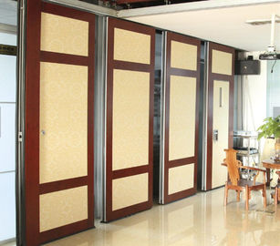 Akustische ISO9001 Trennwände/Veranstaltungsraum-funktionelle faltende Fach-Türen