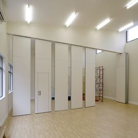 Aluminiumwohnzimmer-Entwurf führt Material-bewegliche Tür-Trennwand einzeln auf