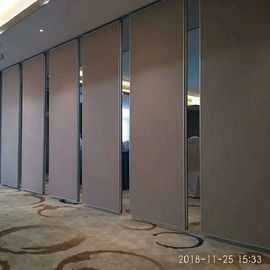 Abnehmbare hölzerne faltende akustische Trennwände, die betätigbare Trennwände für Konferenzsaal schieben
