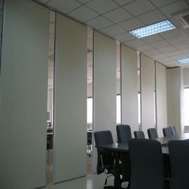 Konferenzsaal-faltendes Fach sortiert faltende Trennwand Asiens in den Türen aus