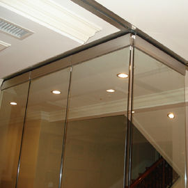 Schieben der Trennwand-Glaswand-Spitze und des unteren Frameless beweglichen Glasfaches für Balkon