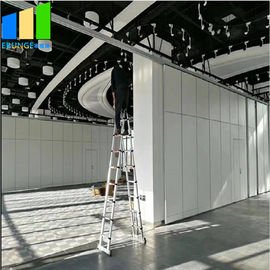 Schultanzen-Raum-faltende Trennwand-einziehbare Sperren-funktionelle Wand-Fach-weißes Brett-Art 80 Raum-Teiler