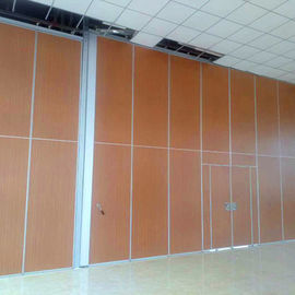 Funktionelle Wand des Klassenzimmers mit Funktionssteuerung für das Schulveranstaltungshallenteilen