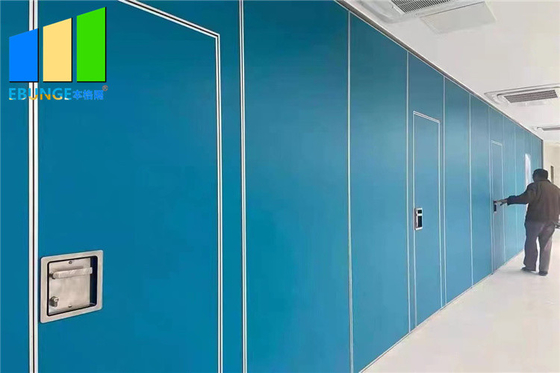 Funktion Hall Foldable Acoustic Partition Panels mit beweglicher Durchlauf-Tür