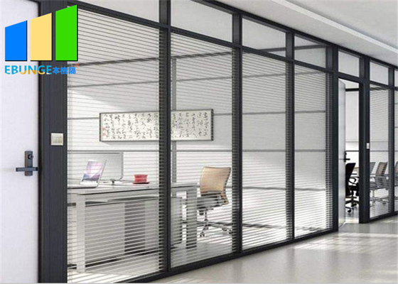 Tragbare gestaltete örtlich festgelegte Glaswand-Tür-Büro-Trennwand-Zelle für Commerical-Gebäude