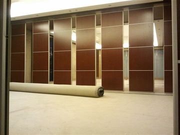 Faltende bewegliche hölzerne Trennwände für Konferenzsaal-hängendes Spitzensystem