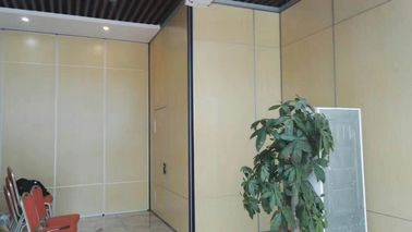 Bewirten Sie Hall-Dekorations-Sperrholz-Raum-Teiler/funktionelle gleitende Trennwände festlich