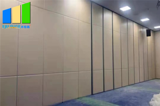 Einfache und schnelle Installation Klappteilige Trennwand Rückziehbare Trennwände mit Hangbahnsystem