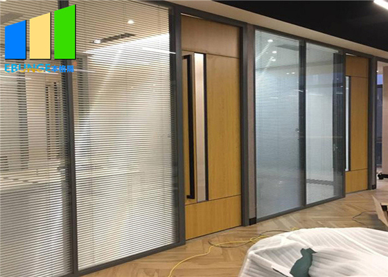 Kundengebundene internes Büro-abmontierbare vorübergehende Glaswand mit Aluminiumrahmen